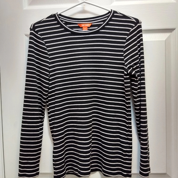 Black and white striped top - Picture 2 of 2